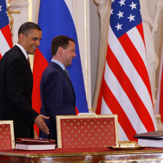 Барак Обама и Дмитрий Медведев после подписания СНВ-III
