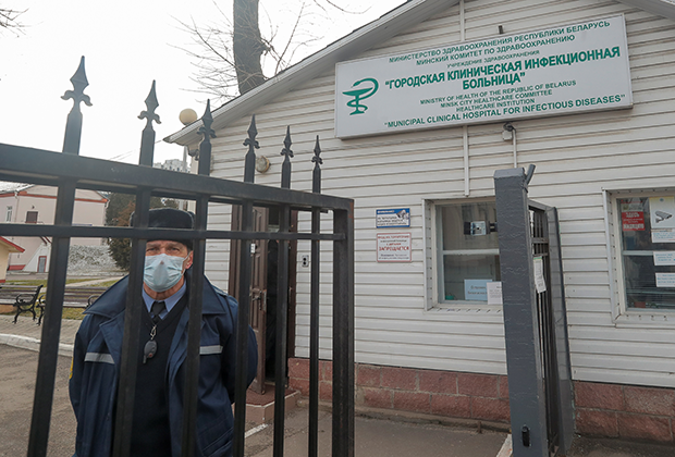 Вход в больницу в Минске, 28 февраля