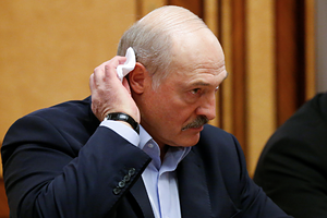 Вирусный психоз Лукашенко не хочет бороться с коронавирусом и советует всем пить водку. Что происходит в Белоруссии?