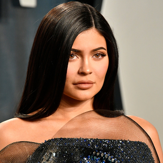 Эротикалық массажды қалай жасау керектігі туралы бейне Үйдегі милф