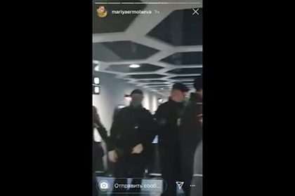Погрузка эвакуированных россиян под контролем полиции попала на видео