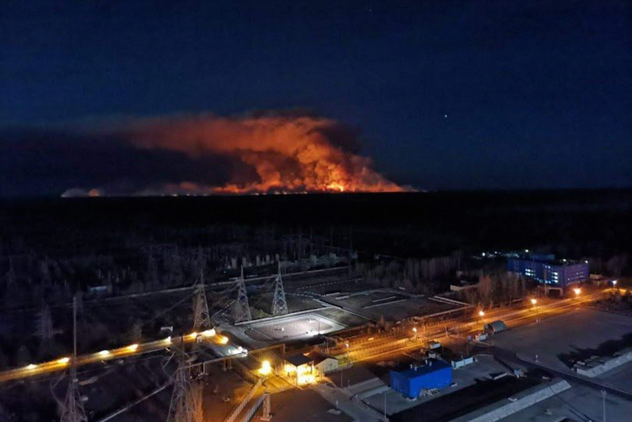 Пожар на Чернобыльской АЭС 1986. Чернобыль 2020. Пожар в ЧЗО 2020. Пожар на АЭС Чернобыль.