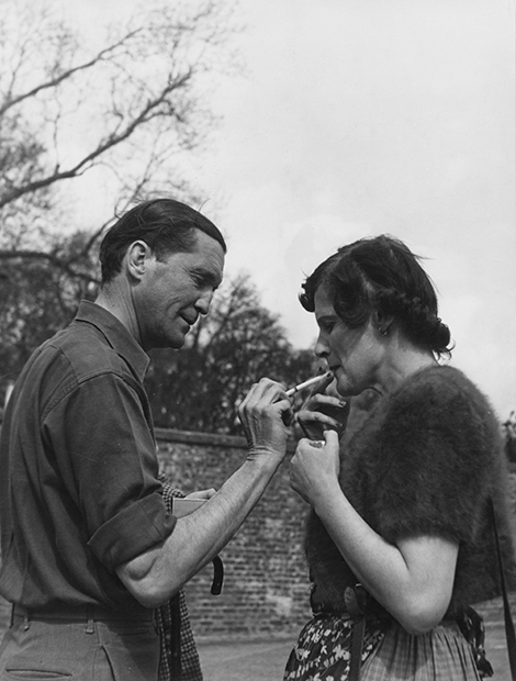 Генри Тинн и его жена Дафна Филдинг, 1949 год