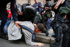 «Почувствуют безнаказанность и вседозволенность» Российским полицейским решили дать еще больше прав. И снять с них еще больше ответственности