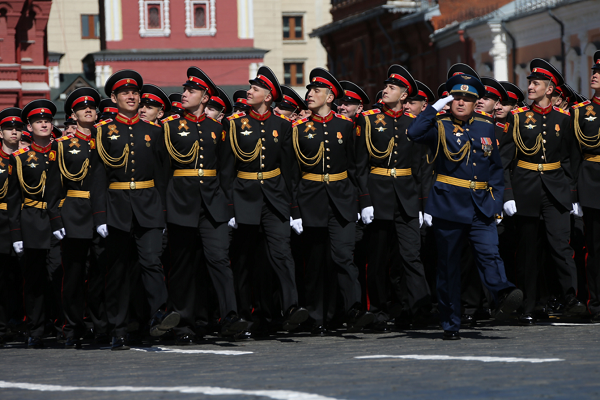 Курсанты во время парада на Красной площали