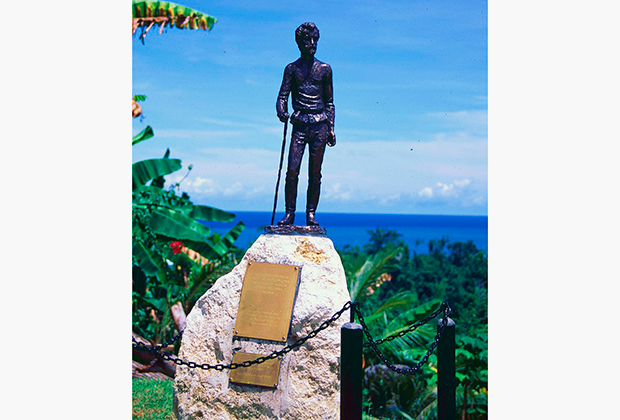 Памятник Маклаю на Новой Гвинее