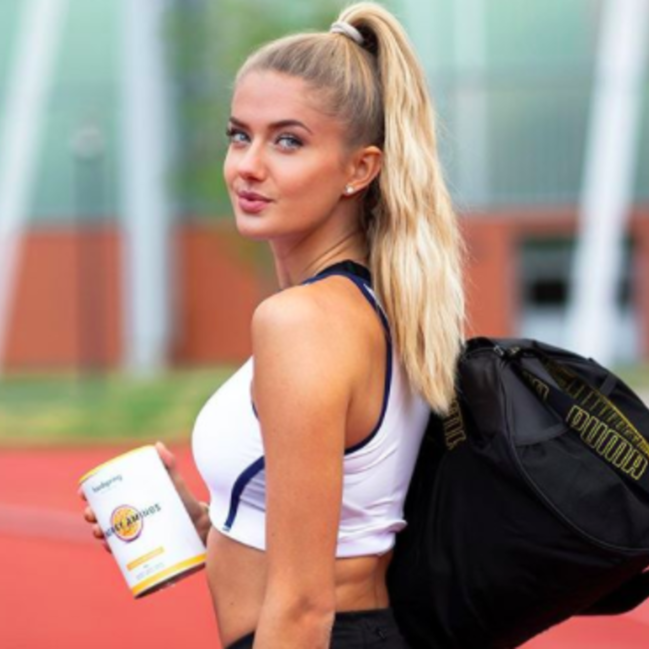 Самая сексуальная спортсменка мира возобновила тренировки: Летние виды:  Спорт: Lenta.ru