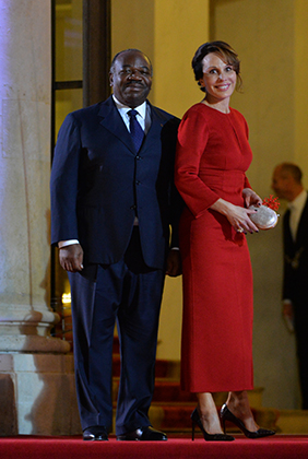Али Бонго Ондимба со своей первой супругой Сильвией на саммите в Елисейском дворце