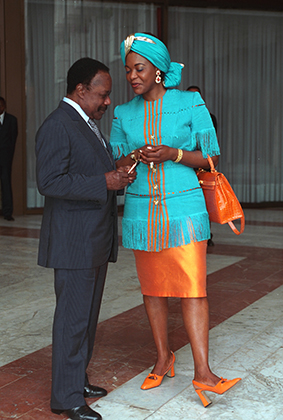 Омар Бонго с супругой Эдит-Люси Бонго, 2001 год