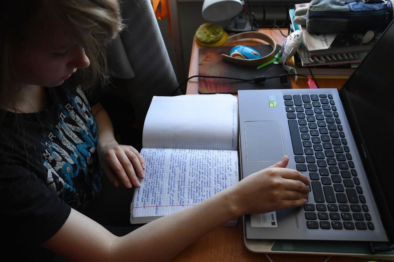 Rossijskim Studentam Snova Prodlili Distancionnoe Obuchenie Obshestvo Rossiya Lenta Ru