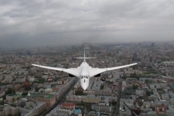 Ту-160 над Москвой