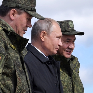 Валерий Герасимов, Владимир Путин и Сергей Шойгу (слева направо)