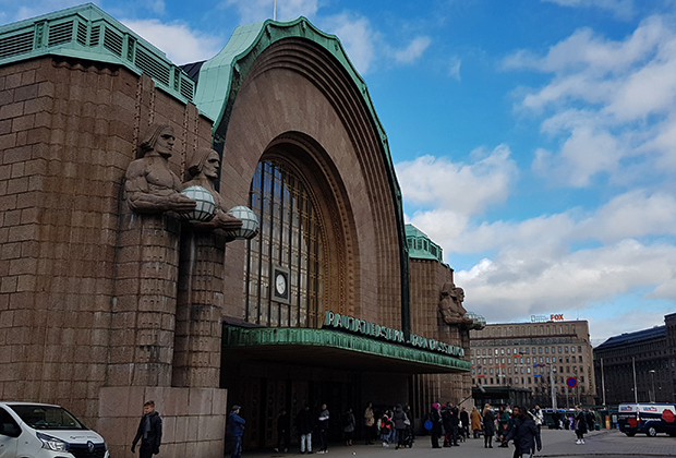 Здание вокзала в Хельсинки, построенное в духе северного модерна — югендстиля
