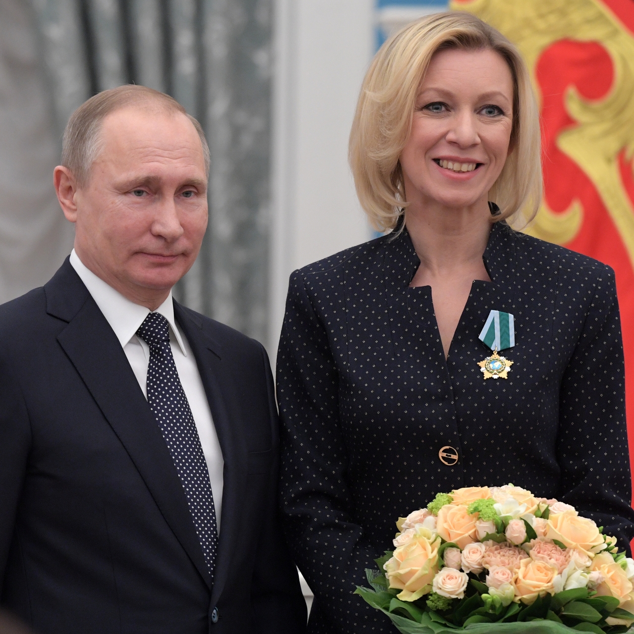 Путин в женской одежде