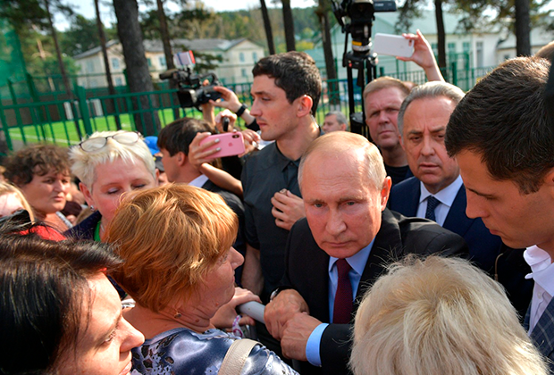 Владимир Путин на встрече с жителями Тулуна