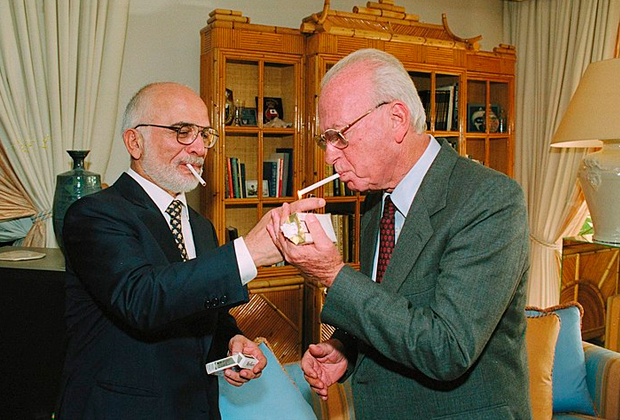 Ицхак Рабин и король Хусейн после подписания мирного договора, 1994 год