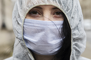 «С одноразовыми масками экспериментировать не стоит» Врач-эпидемиолог рассказала, как обезопасить себя во время пандемии