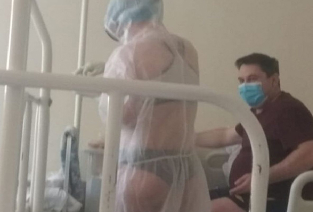 Опасная голая медсестра (19 фото)