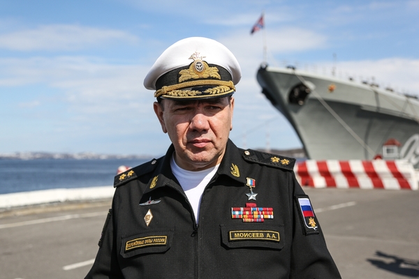 Командующий Северным флотом РФ вице-адмирал Александр Моисеев