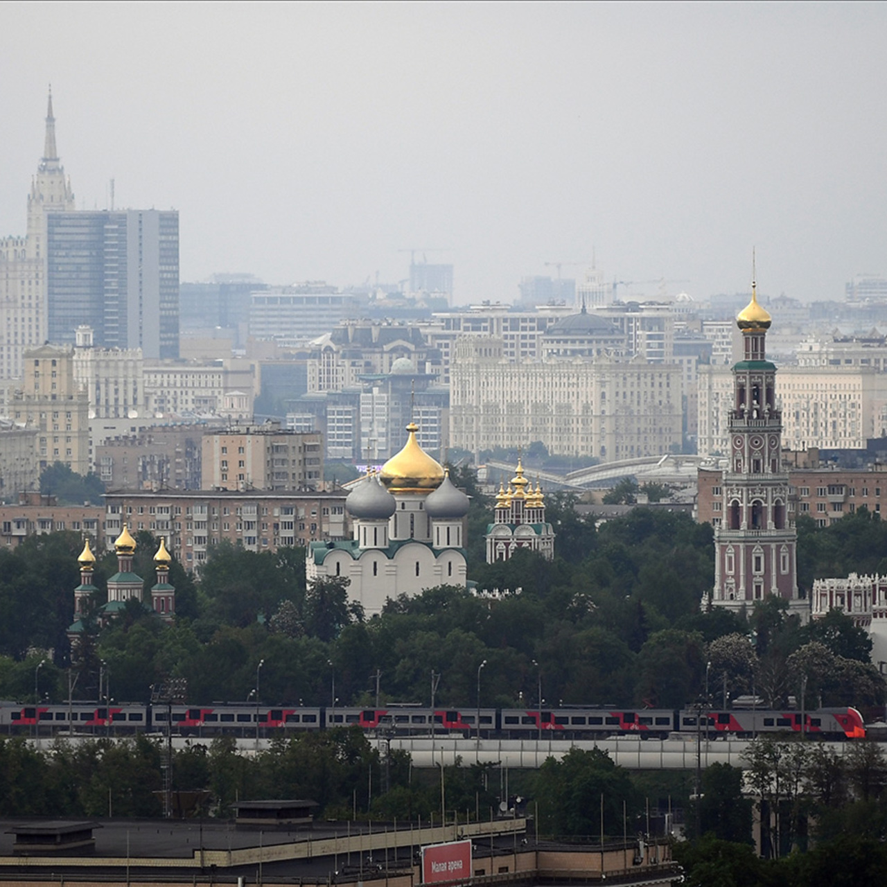 Превращение москвы. Превращение москвы. Превращение москвы. Московский кремль при дмитрии донском васнецов. Причины возвышения московского княжества.