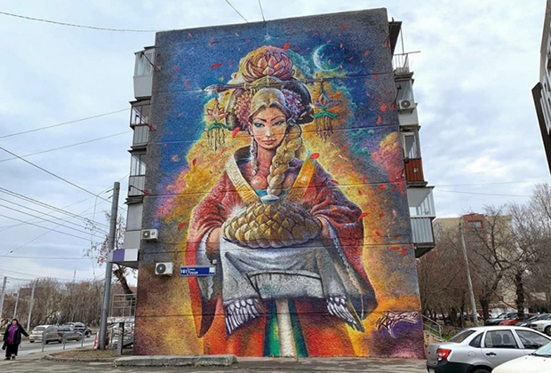 Граффити в Челябинске. Работу закрасили, как предполагают, из-за вмешательства рекламного агентства, претендовавшего на фасад здания