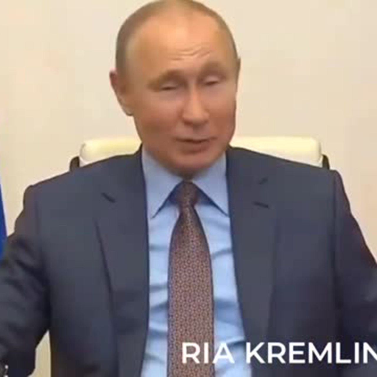 Путин постучал по столу