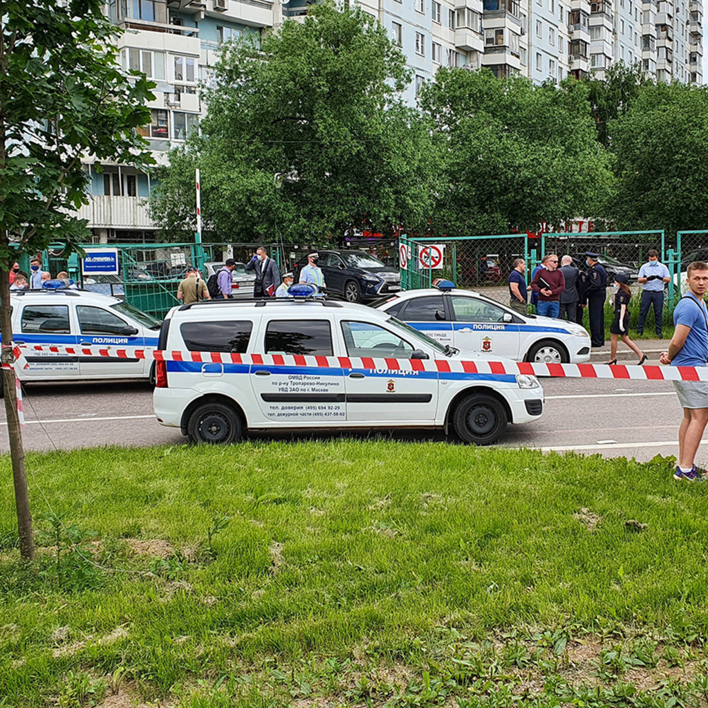 Ранены москве. Полицейские в Корфовском. Полиция под Московской области 911. Полицейские сообщники. Полицейский раневший стрелка.