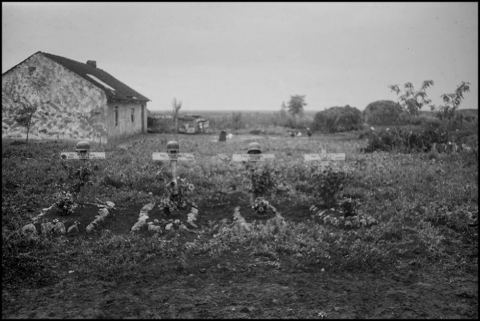 Могилы немецких солдат. Перекоп, Крым, 1941-42 гг.