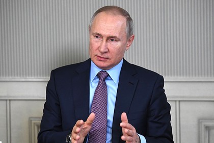 Путин оценил заслуги медиков в снижении смертности от коронавируса