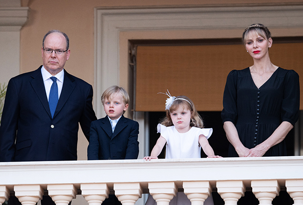 Князь Монако Альбер II и княгиня Шарлен с детьми на мероприятии Fete de la Saint Jean. 23 июня 2020 года