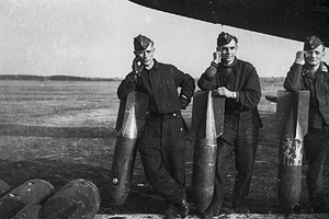 Стервятники Гитлера Боевые будни и развлечения летчиков люфтваффе: редкие кадры времен Второй мировой войны