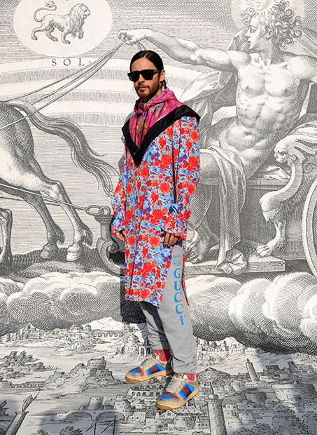 Джаред Лето на шоу Gucci во время Миланской недели моды в наряде марки