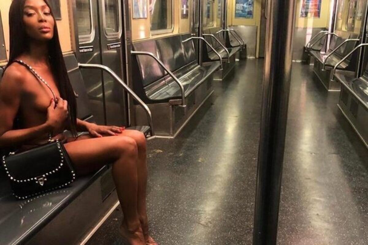 Наоми Кэмпбелл снялась обнаженной в метро: Стиль: Ценности: Lenta.ru