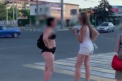 Гуляющие в бикини туристки оскорбили жителей российского курорта