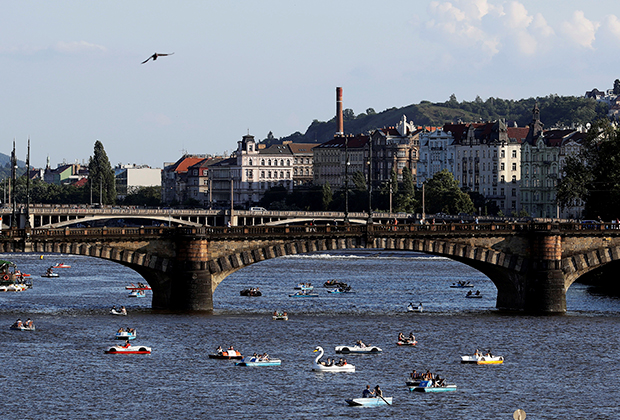 Мост через Влтаву в Праге
