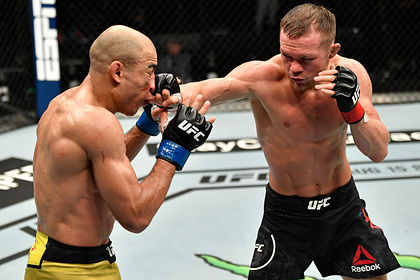 У России появился новый чемпион UFC. Петр Ян уничтожил легендарного бразильца