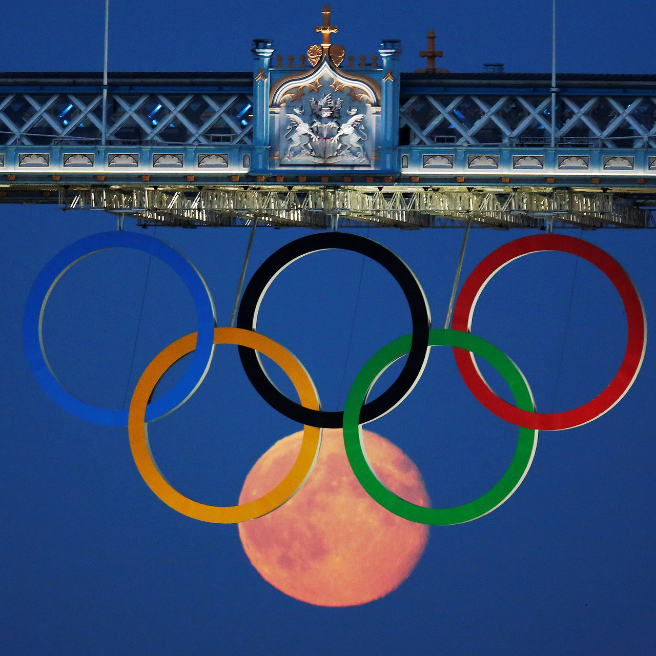 Фотообои с олимпийскими кольцами