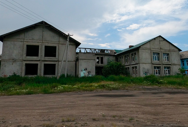 Здание недостроенного детского сада — в нем Тулунский маньяк изнасиловал по меньшей мере пять женщин