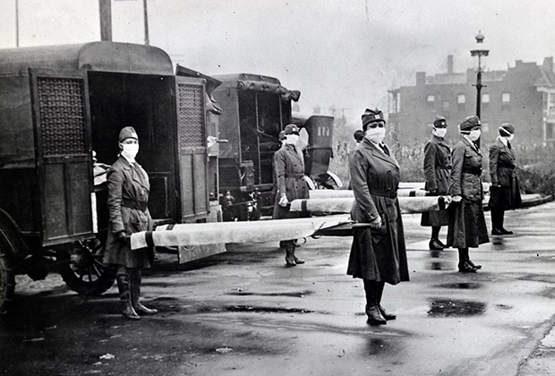 1918 год, США. Санитарная служба готова к эвакуации очередной группы больных