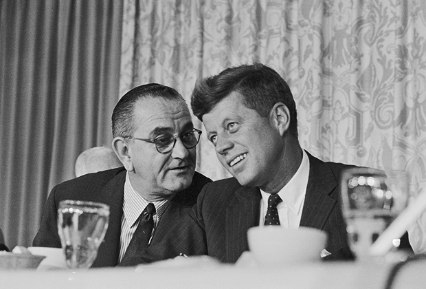 Линдон Джонсон за завтраком с Джоном Кеннеди, 1960 год