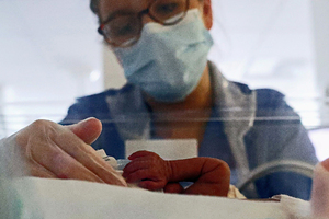 «Они называли недоношенных детей хиляками» Как врачи научились спасать от смерти миллионы младенцев и навсегда изменили медицину