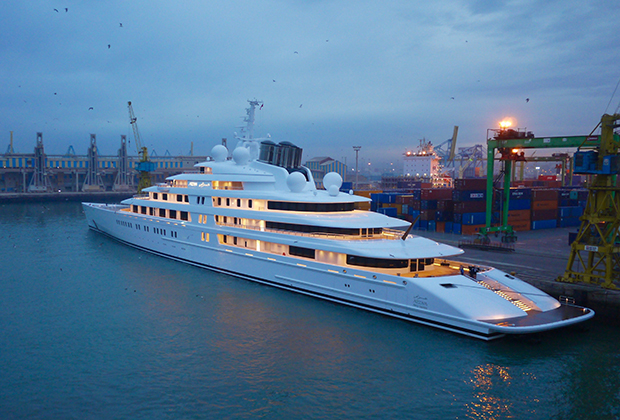 Принадлежащая президенту ОАЭ моторная яхта Azzam 