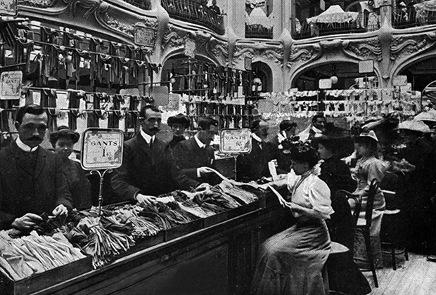 Вид торговых помещений Galeries Lafayette в Париже в 1900-е годы