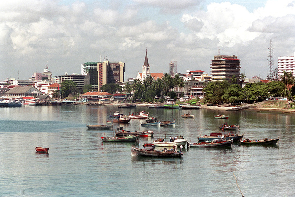 Дар-эс-Салам — крупнейший город и порт Танзании