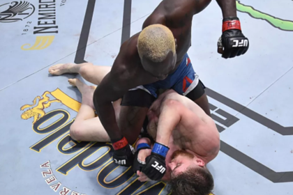 «Золотой мальчик» UFC потерпел первое поражение в карьере