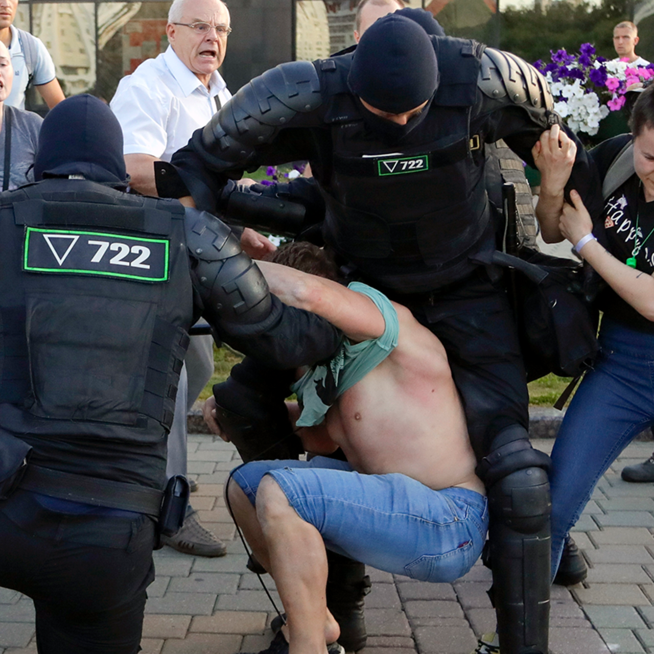 Ash Di-дегі үлкен жыныс еріндері және клитор бейне