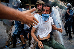 Взрывная волна Ливан на грани гражданской войны: как взрыв в порту стал детонатором народного протеста
