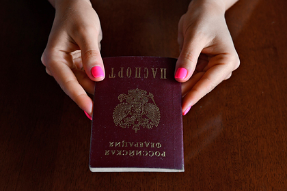 В Чечне заочно выдали российский паспорт воюющей в Сирии женщине