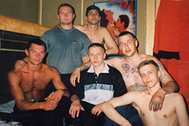 Александр Кушнеров (Саша Кушнер) — в центре. Белорусская исправительная колония №14 (ИК-14) «Новосады», 1999 год