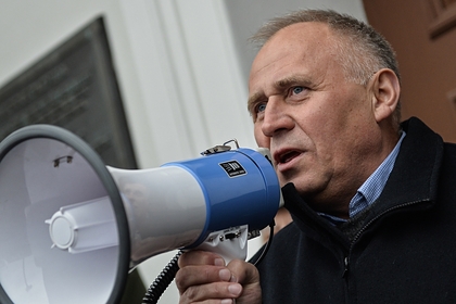 Известному белорусскому оппозиционеру продлили арест на два месяца
